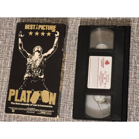 Platoon VHS Tape 1986 Best Pic Direc. Oliver Stone, Charlie Sheen, Willem Dafoe - Picture 3 of 3